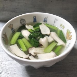 小松菜としめじの味噌汁（昆布だし）